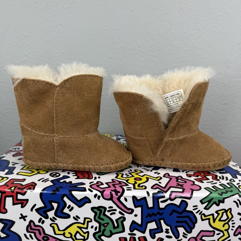 UGG Classic Short Boots Baby/Toddler Size 0/1 NO BOX - Picture 7 of 8